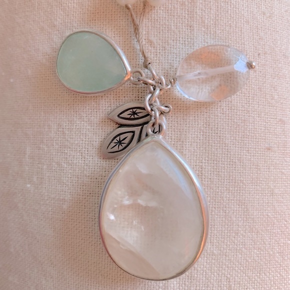 Oh-So-Pretty Necklace - Picture 4 of 5